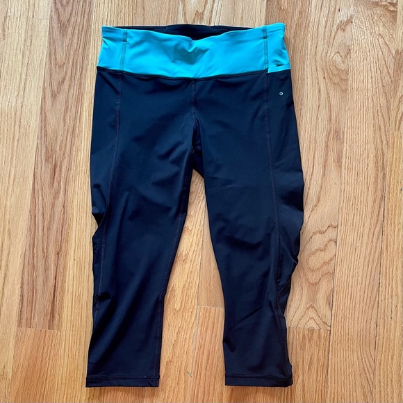 Lululemon Water Bound Crop - Picture 6 of 12